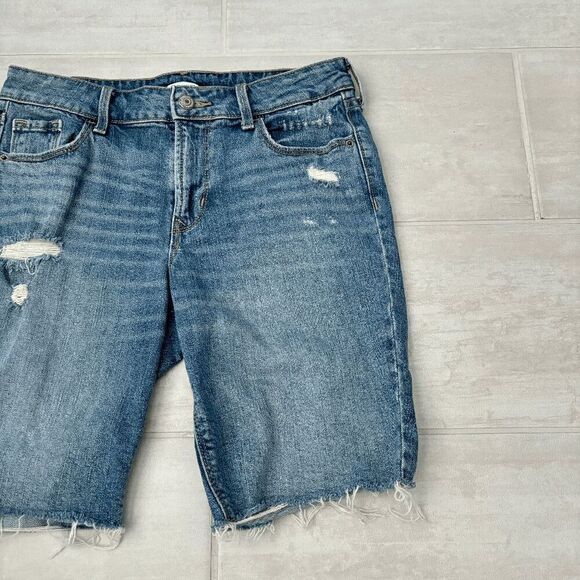 Mid-Rise Distressed Jean Bermuda Shorts 9 in Inseam Medium Wash Raw Hem Size 2 - Picture 2 of 8